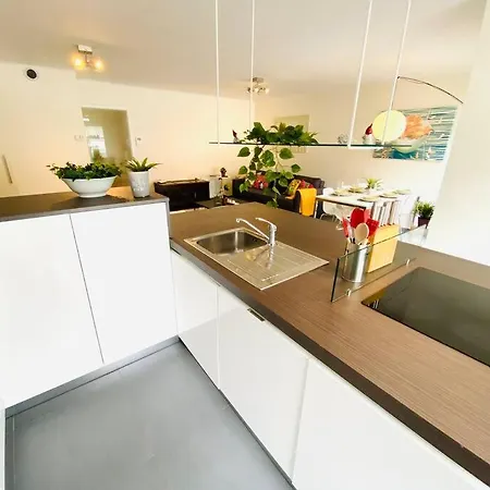 3 Bedrooms In Center With Terraces & Parking-rol1