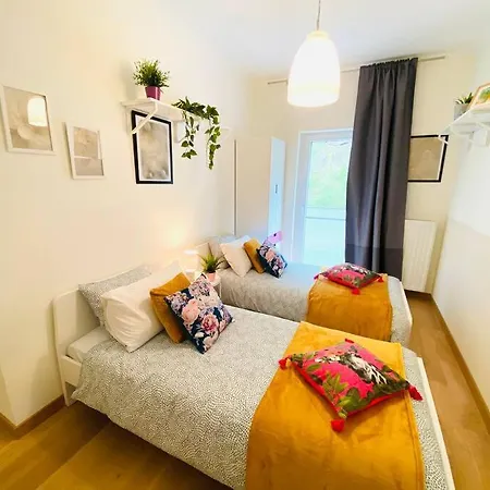 3 Bedrooms In Center With Terraces & Parking-rol1