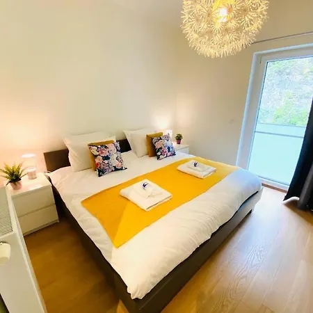 3 Bedrooms In Center With Terraces & Parking-rol1 Apartment *