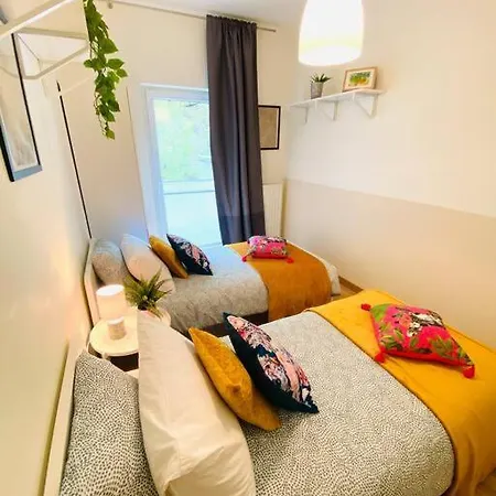 3 Bedrooms In Center With Terraces & Parking-rol1 *